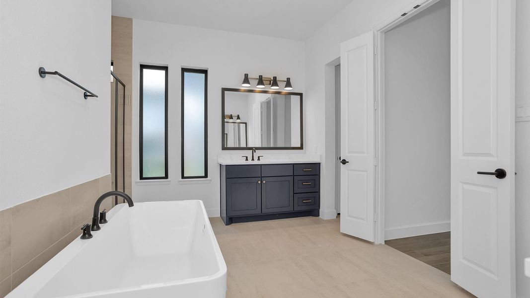 Furnished interior view inside a new home in Sienna 65' - Valencia, Missouri City (Image 5). Furnished interior view inside a new home in Sienna 65' - Valencia, Missouri City (Image 5).