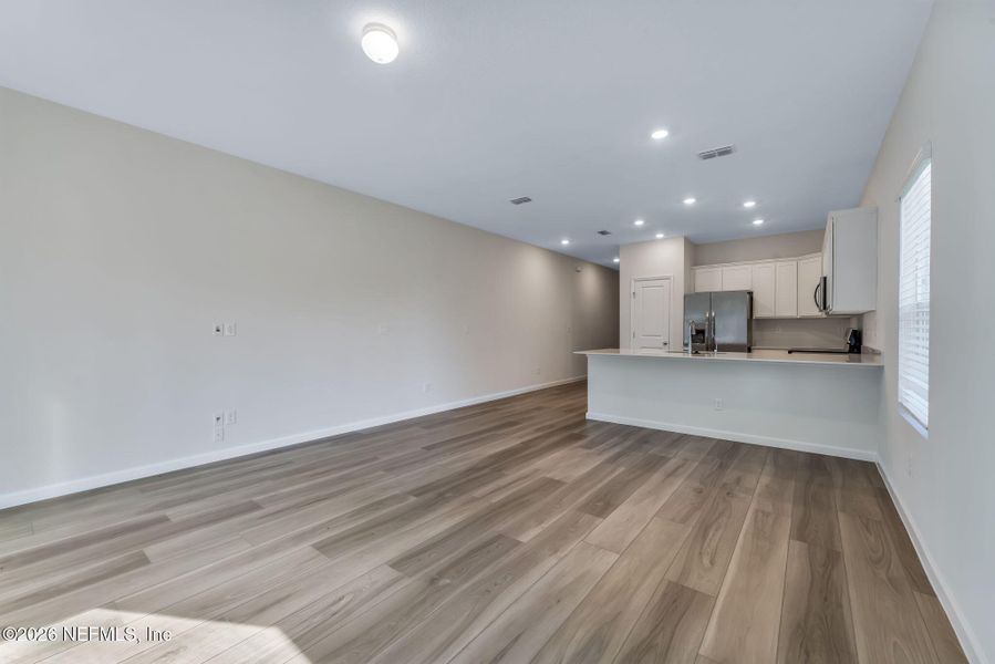 Spacious, unfurnished interior of a new home in , Orange Park (Image 16).
