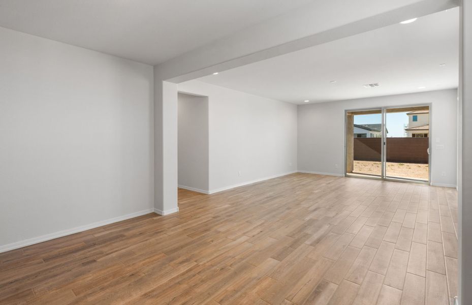 Spacious, unfurnished interior of a new home in Soleo, San Tan Valley (Image 18).