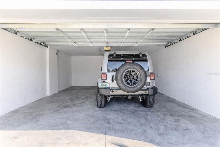 Image 48 of a home in Royal Highlands.