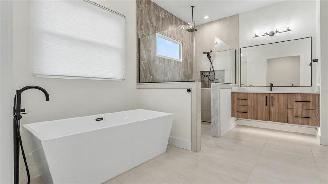 Furnished interior view inside a new home in , Lakeland (Image 5).
