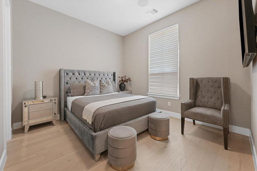 Furnished interior view inside a new home in Star Trail, Prosper (Image 36).