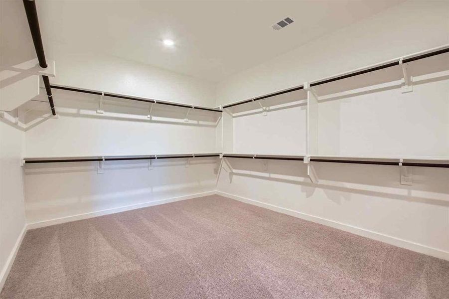 Spacious, unfurnished interior of a new home in The Estates Collection at Overland Grove, Forney (Image 24).