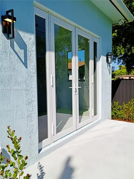 Exterior details and patio area of a home in , Pompano Beach (Image 4).