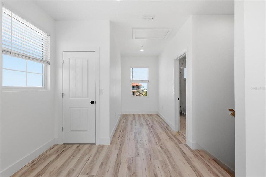 Spacious, unfurnished interior of a new home in , New Smyrna Beach (Image 23).