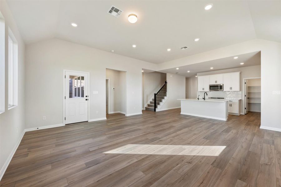 Representative images and renderings are for illustrative purposes. Actual structural options and design finishes of home may vary.