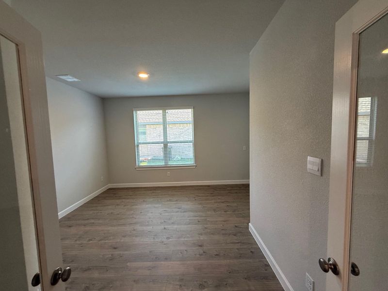 Spacious, unfurnished interior of a new home in Wellborn Settlement, College Station (Image 14).