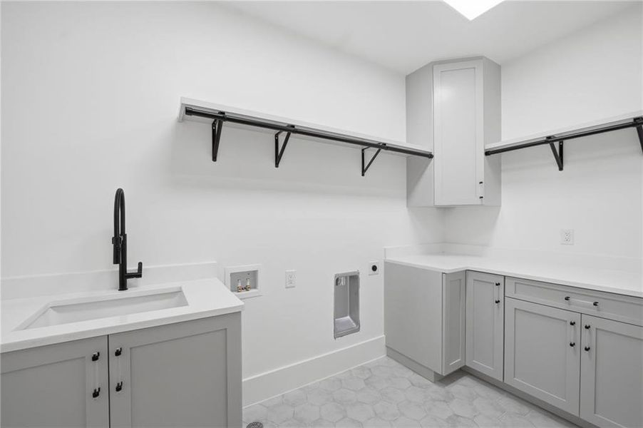 Furnished interior view inside a new home in , Roswell (Image 44).