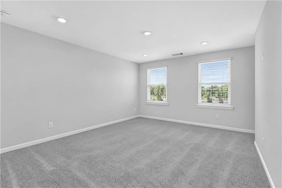 Spacious, unfurnished interior of a new home in Timber Ridge, Douglasville (Image 27).