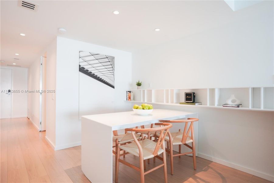 Furnished interior view inside a new home in , Bal Harbour (Image 12).