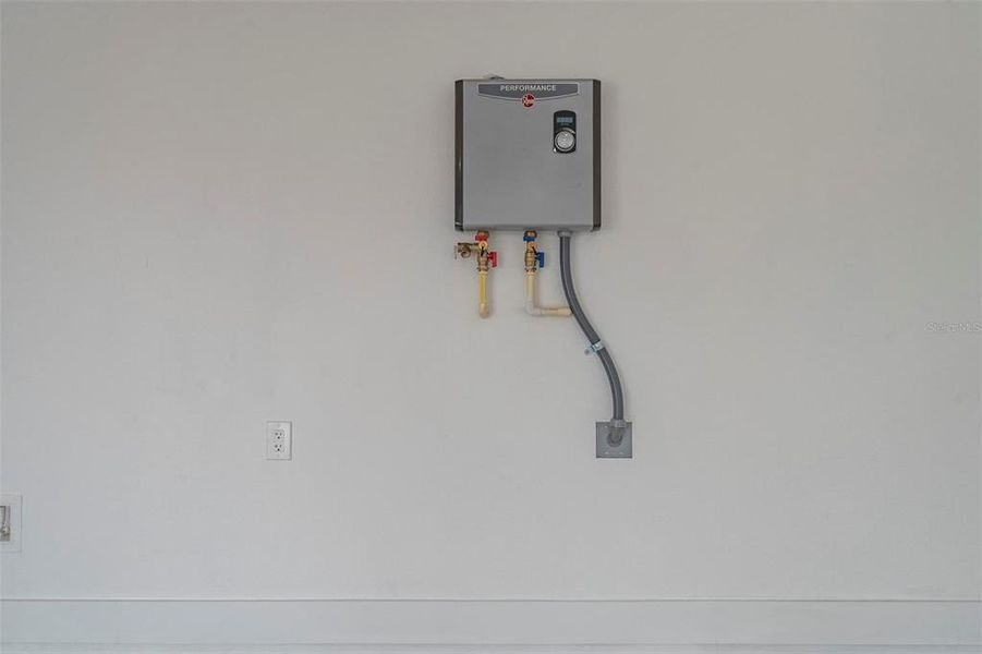 Close-up of interior finishes inside a home in , Port Charlotte (Image 20). Close-up of interior finishes inside a home in , Port Charlotte (Image 20).