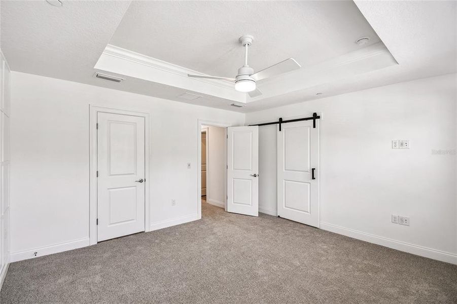 Spacious, unfurnished interior of a new home in Vdara, Orlando (Image 18).