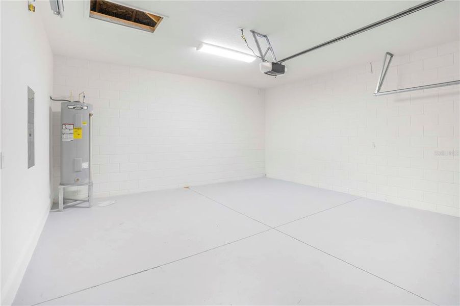 Spacious, unfurnished interior of a new home in , Fruitland Park (Image 24).