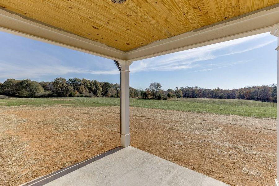 Exterior details and patio area of a home in , Hartwell (Image 4).