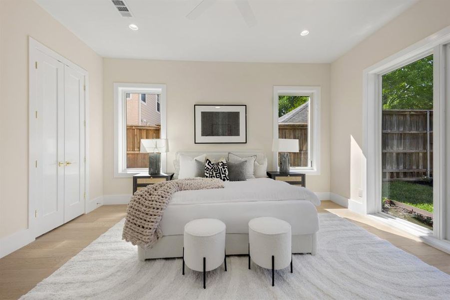 Furnished interior view inside a new home in , Dallas (Image 17).