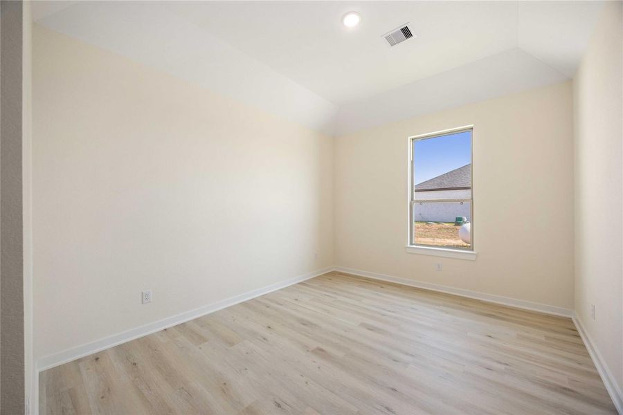 Spacious, unfurnished interior of a new home in Blue Heron Estates, Beasley (Image 8).