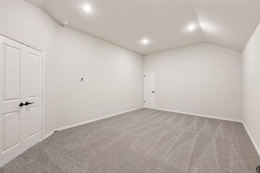 Spacious, unfurnished interior of a new home in Stone River Glen 60s, Royse City (Image 33). Spacious, unfurnished interior of a new home in Stone River Glen 60s, Royse City (Image 33).