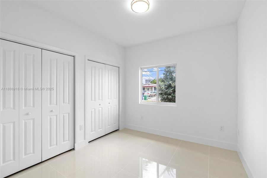 Spacious, unfurnished interior of a new home in , Miami (Image 10).