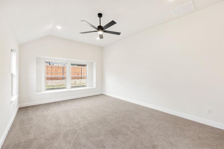 Spacious, unfurnished interior of a new home in Hunters Ridge, Crowley (Image 30).