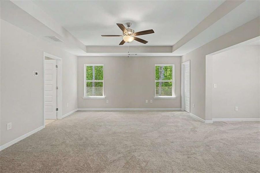 Spacious, unfurnished interior of a new home in Traditions at Cedarcrest, Dallas (Image 28).