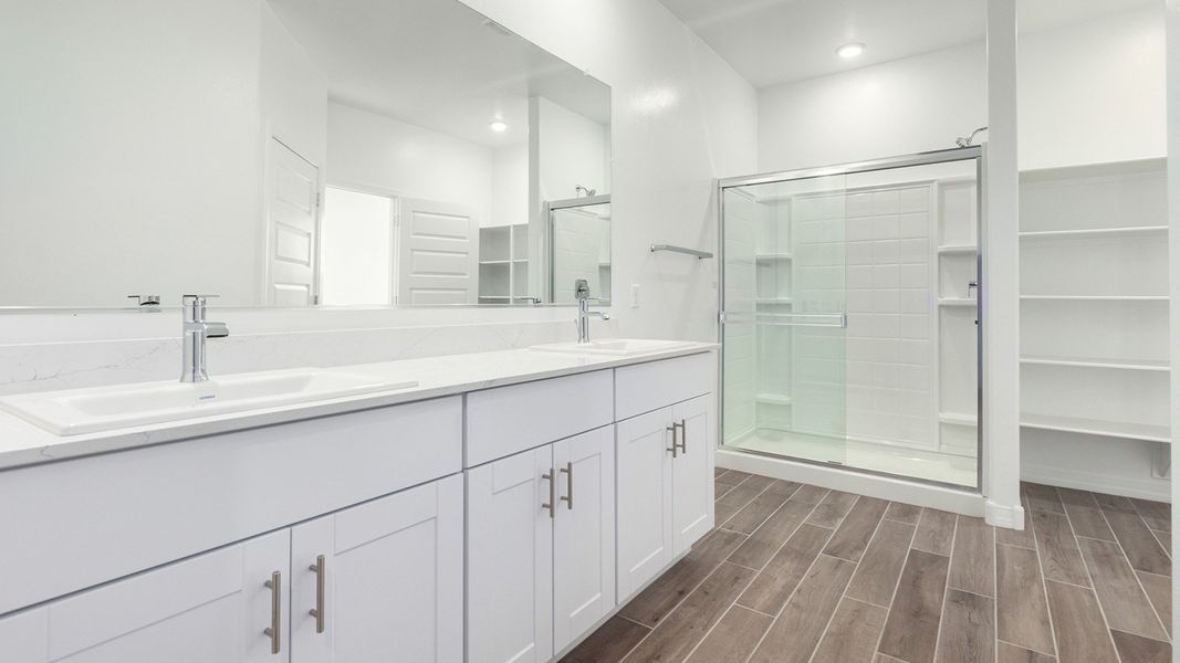 Representative furnished interior of a home built from the Sedona - Plan H50T7 by D.R. Horton in Sahuarita Acres, Sahuarita (Image 10).