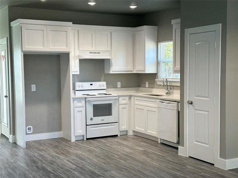 Furnished interior view inside a new home in , Sulphur Springs (Image 3).