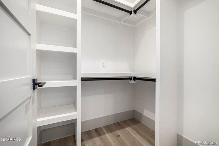 Spacious, unfurnished interior of a new home in , Granby (Image 22).