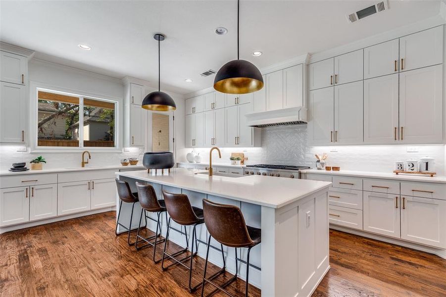 Furnished interior view inside a new home in , Dallas (Image 14).