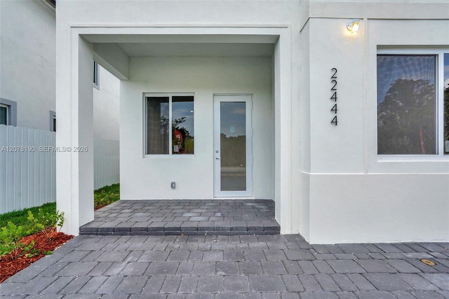 Exterior details and patio area of a home in , Miami (Image 25).