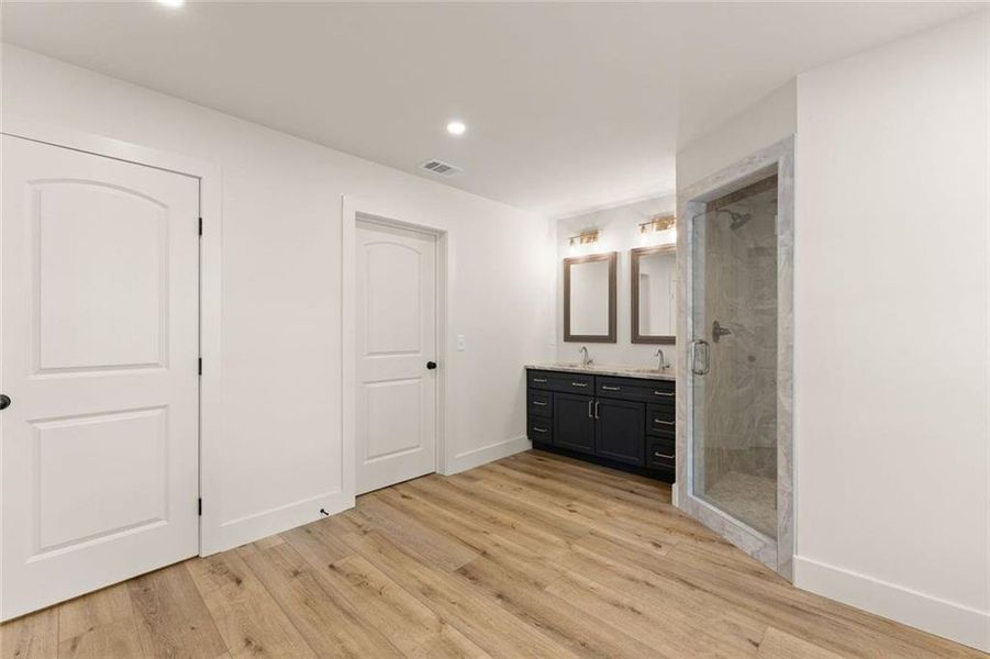 Spacious, unfurnished interior of a new home in , Jefferson (Image 22).