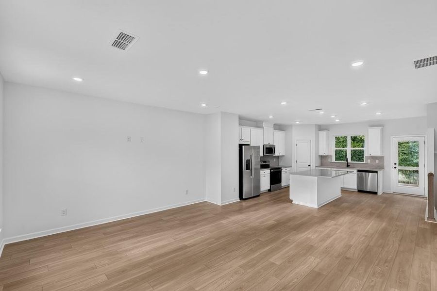 Spacious, unfurnished interior of a new home in Somerset at Veterans Memorial, Mableton (Image 27).