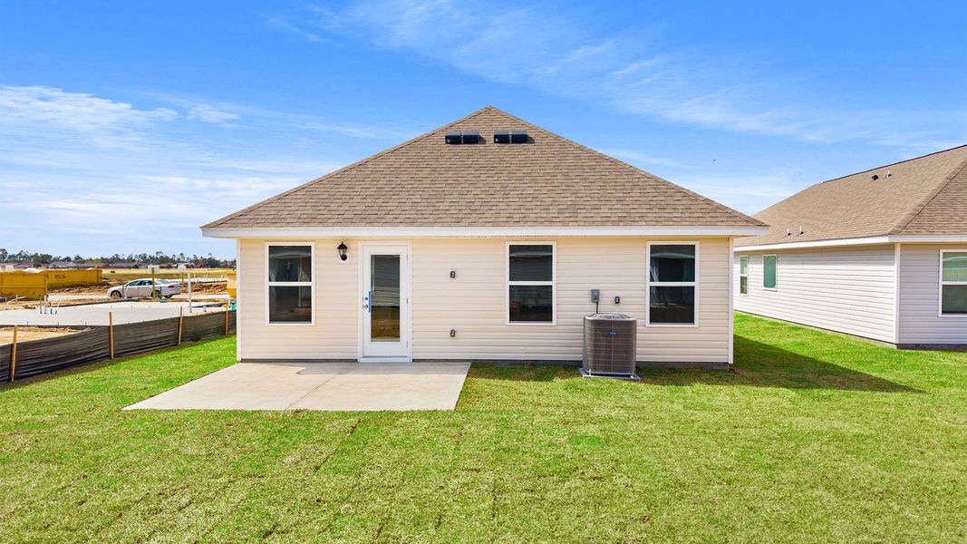 Exterior details and patio area of a home in Park Place, Panama City (Image 3). Exterior details and patio area of a home in Park Place, Panama City (Image 3).