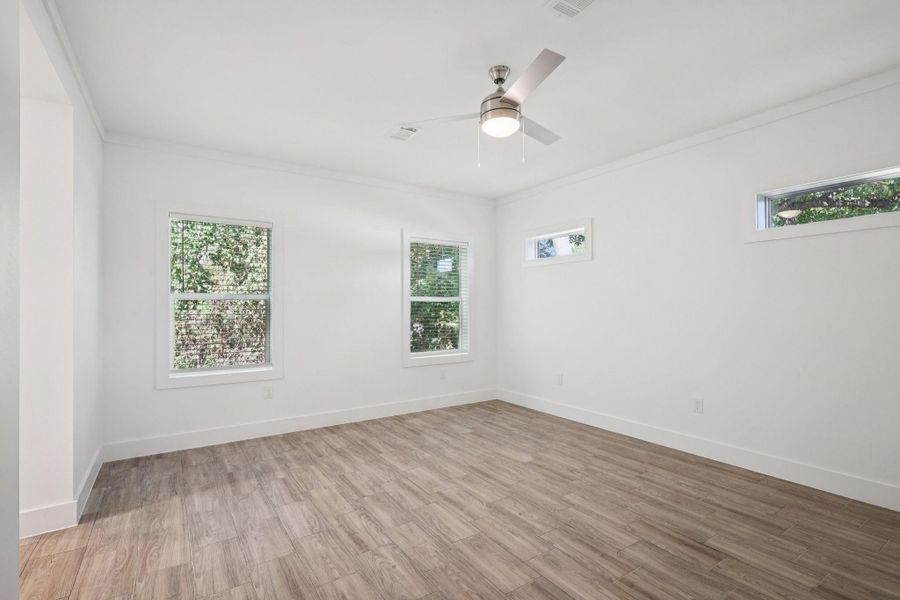 Spacious, unfurnished interior of a new home in , Houston (Image 21).