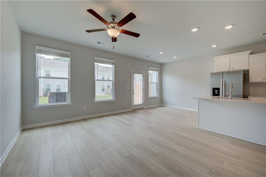 Spacious, unfurnished interior of a new home in Avery Landing, McDonough (Image 28).