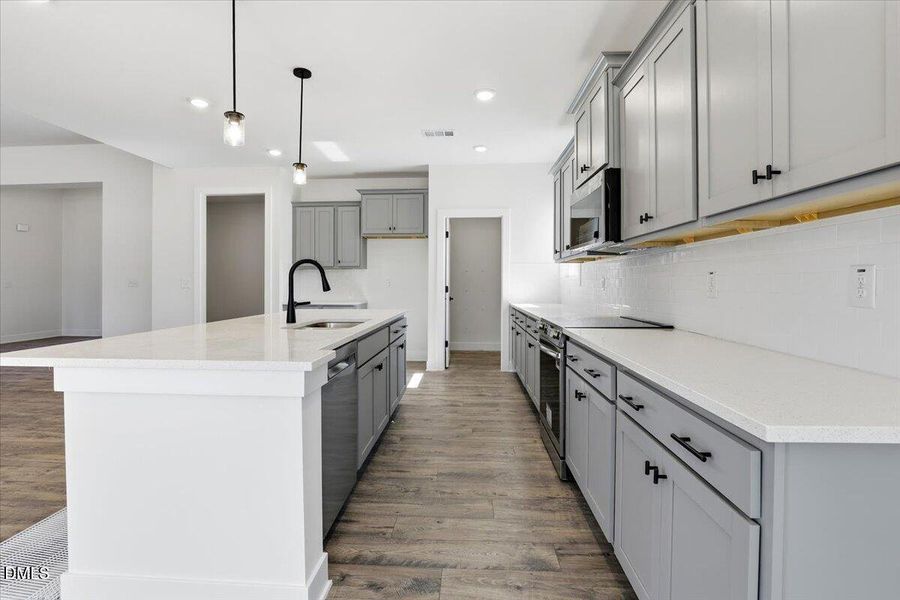 17-109 Manchester Ct-17