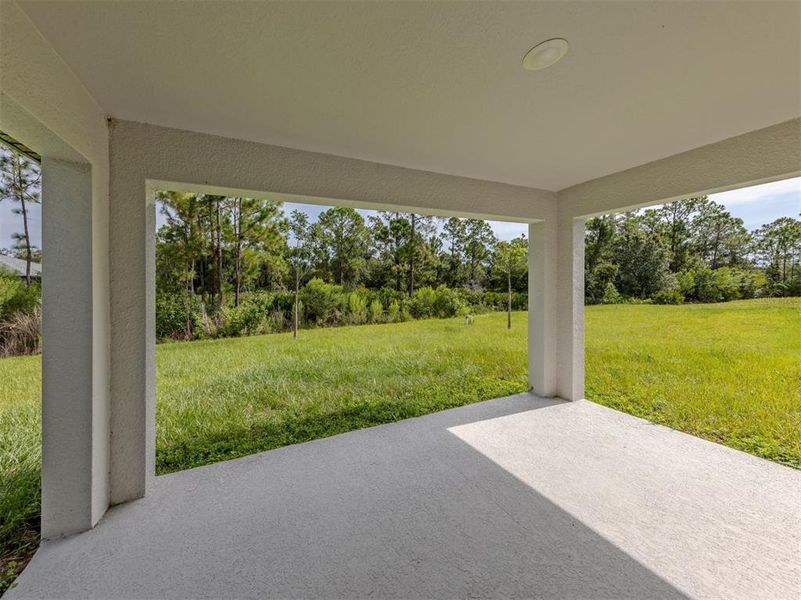 Exterior details and patio area of a home in , Port Charlotte (Image 3).