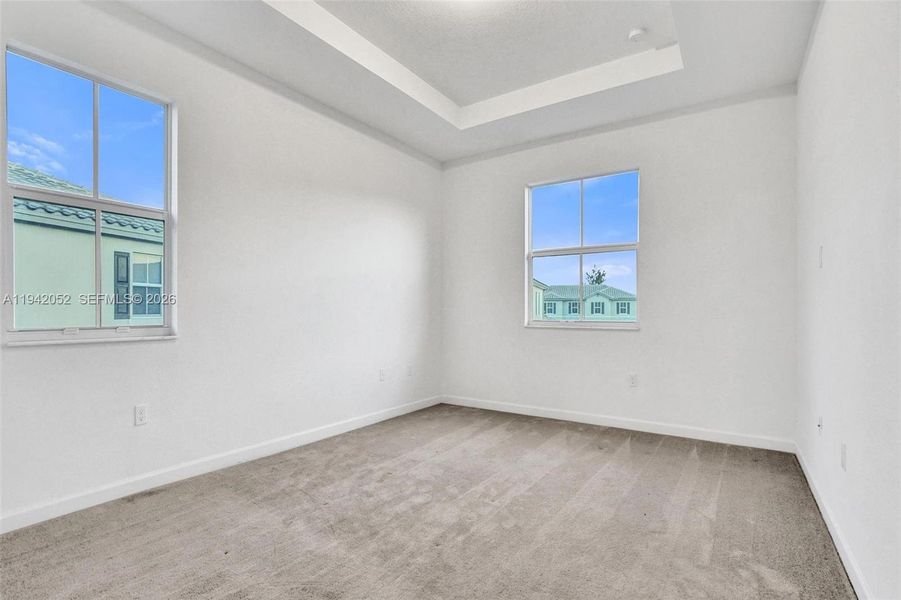 Spacious, unfurnished interior of a new home in , Coral Springs (Image 19).