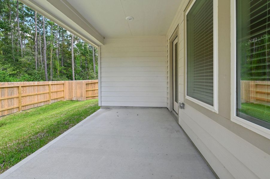 Front exterior of a new home in , New Caney, TX, highlighting curb appeal (Image 20). Front exterior of a new home in , New Caney, TX, highlighting curb appeal (Image 20).