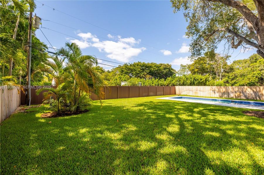 Exterior details and patio area of a home in , Biscayne Park (Image 30).
