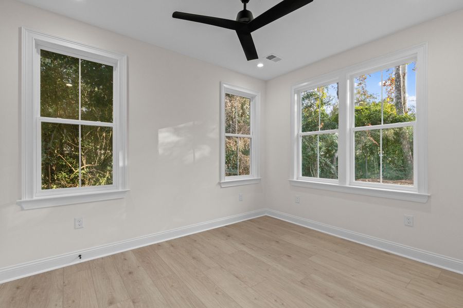 Spacious, unfurnished interior of a new home in , Charleston (Image 26).