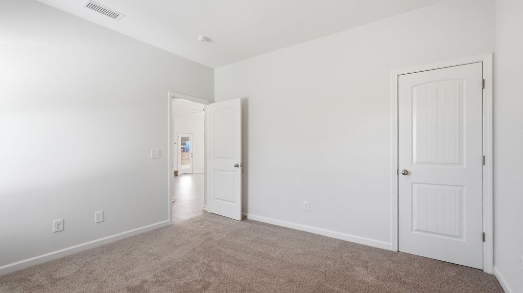 Spacious, unfurnished interior of a new home in Stillwater, Tullahoma (Image 24).