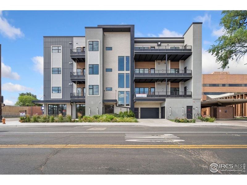 Condo located in Loveland, CO showcasing its design and architecture (Image 3).