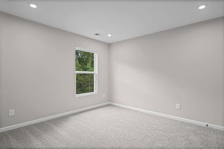Spacious, unfurnished interior of a new home in Pickens Bluff, Dallas (Image 24).