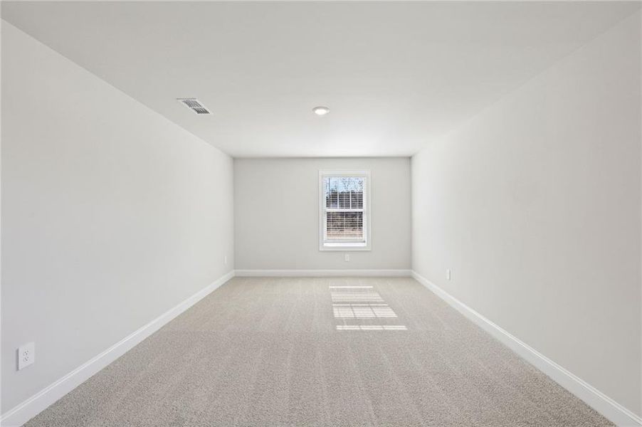 Spacious, unfurnished interior of a new home in River Pointe, Monroe (Image 41).