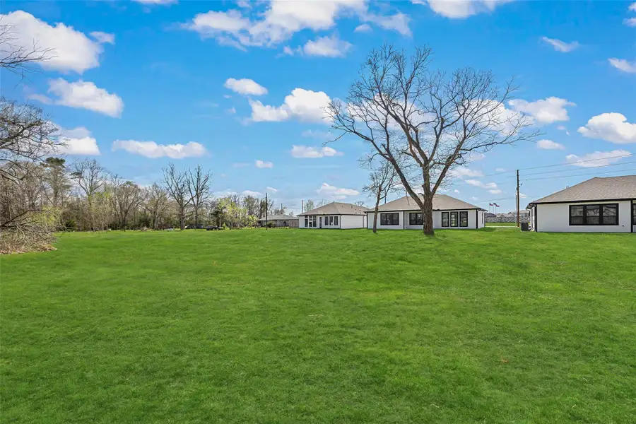 Exterior details and patio area of a home in , Dayton (Image 4).