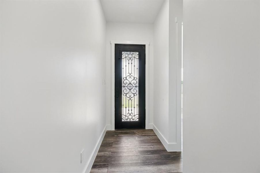 Spacious, unfurnished interior of a new home in , Gun Barrel City (Image 17). Spacious, unfurnished interior of a new home in , Gun Barrel City (Image 17).