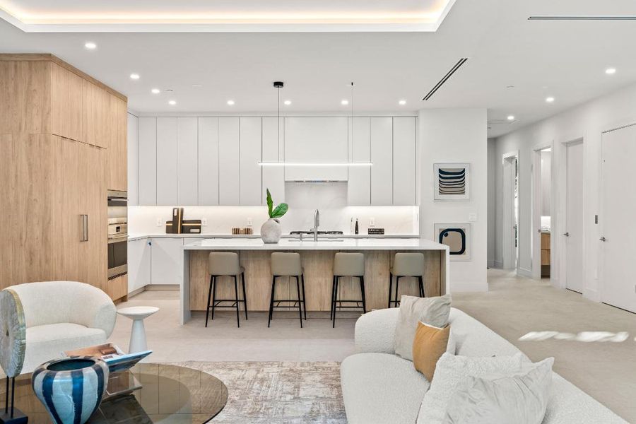 mls_FAMILY_ROOM_TO_KITCHEN_STRAIGHT_DT