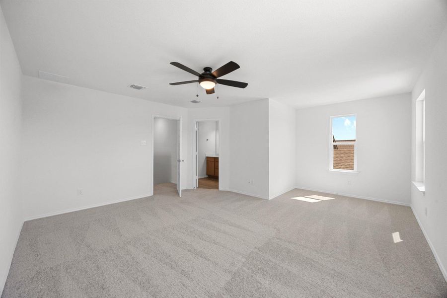 Spacious, unfurnished interior of a new home in Retreat at San Gabriel, Georgetown (Image 27).