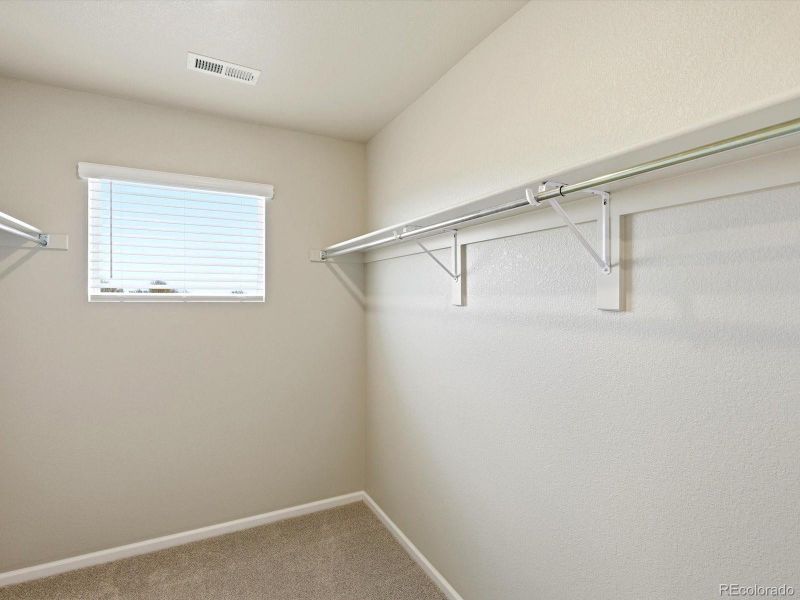 Spacious, unfurnished interior of a new home in , Aurora (Image 21).