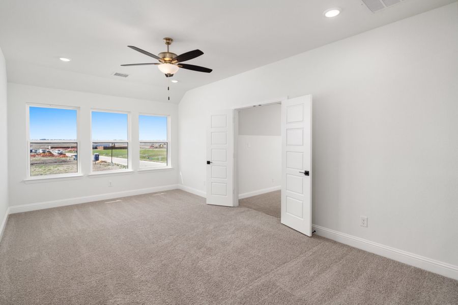 Spacious, unfurnished interior of a new home in Cambridge Crossing, Celina (Image 19).